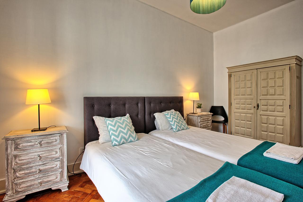 Sao Pedro 30 Guests Apartment Lisabona Exterior foto