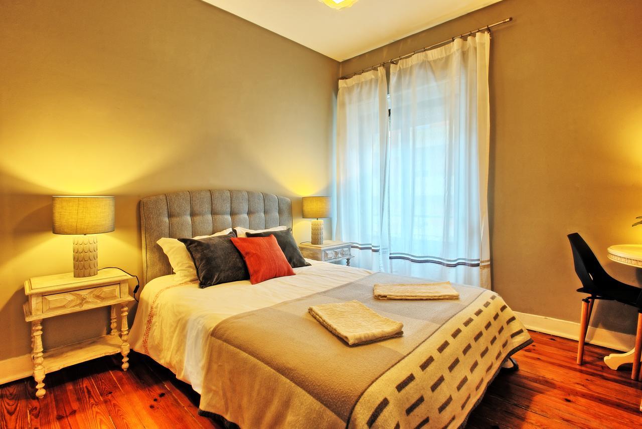 Sao Pedro 30 Guests Apartment Lisabona Exterior foto